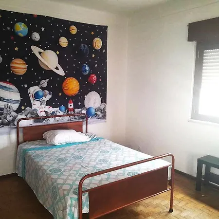 ホームステイ Private Near Airport リスボン