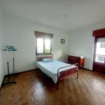 Private Near Airport * リスボン